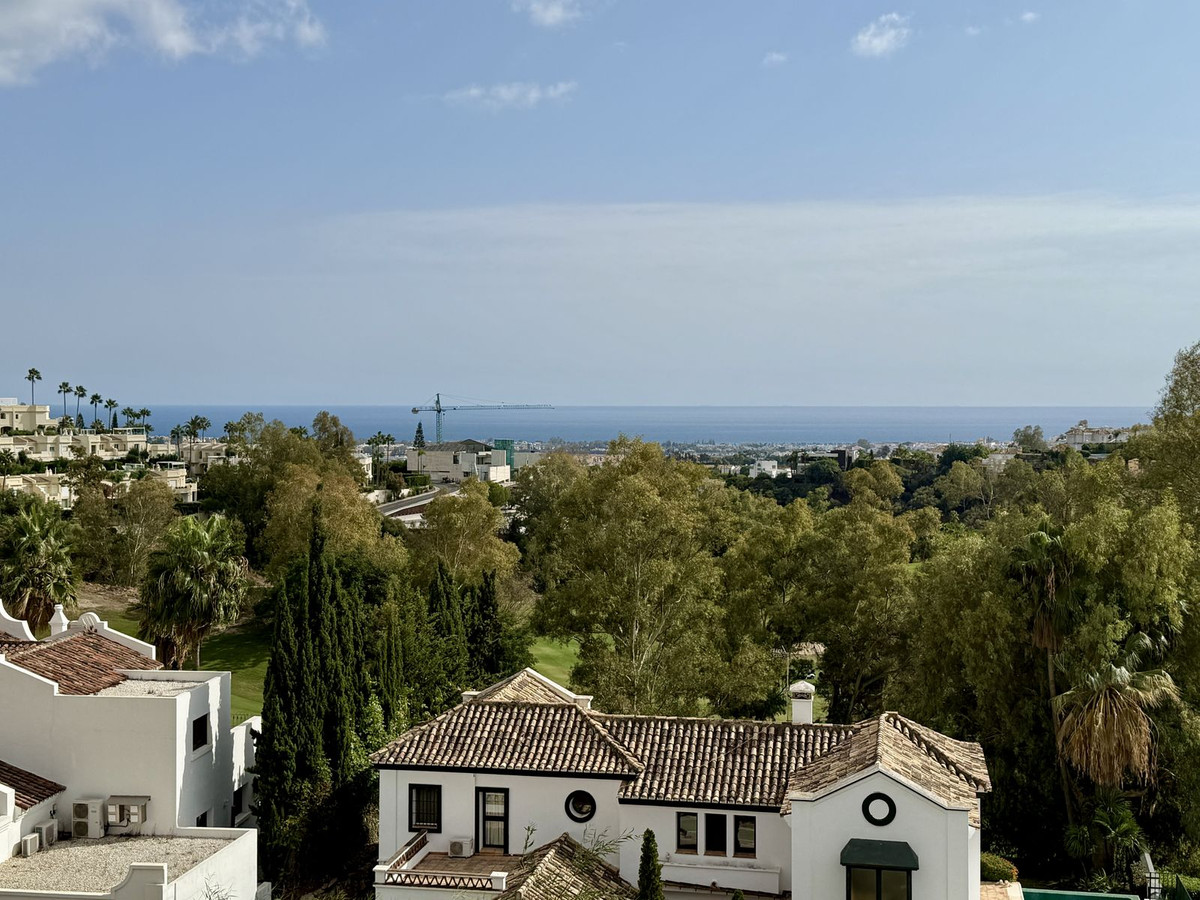 3 Bed Apartment for sale in La Quinta Costa Del Sol, Málaga, Spain