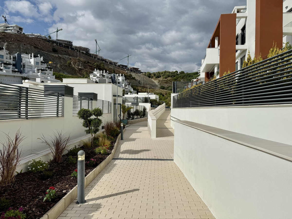 3 Bed Apartment for sale in La Quinta Costa Del Sol, Málaga, Spain