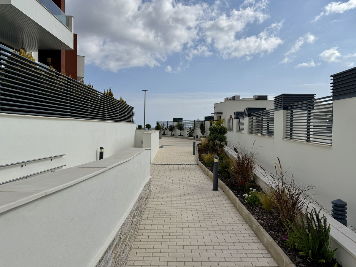 3 Bed Apartment for sale in La Quinta Costa Del Sol, Málaga, Spain
