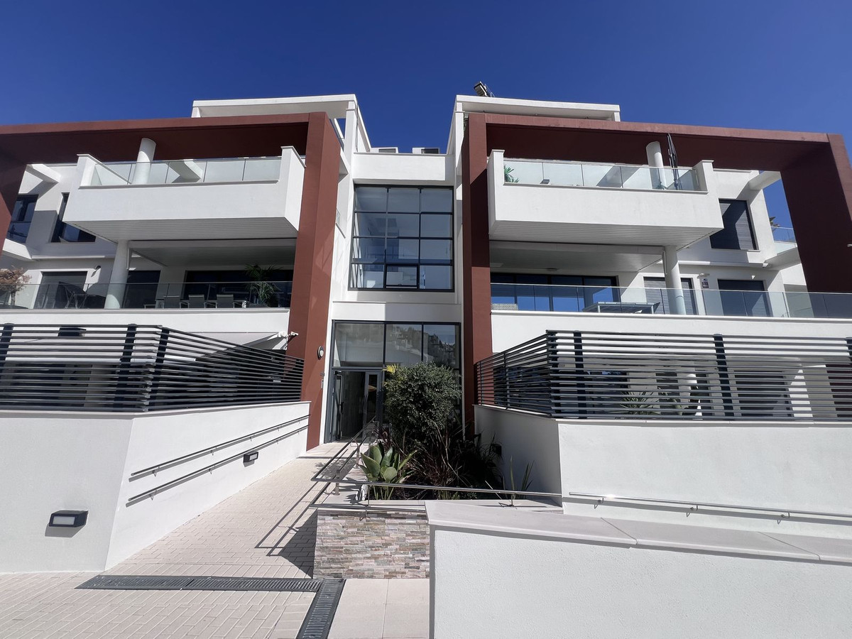 3 Bed Apartment for sale in La Quinta Costa Del Sol, Málaga, Spain