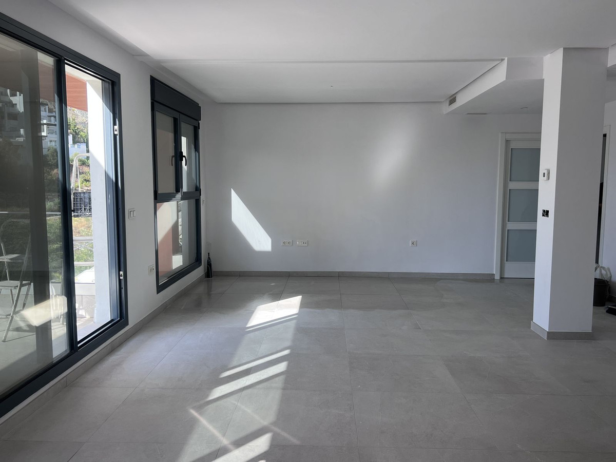 3 Bed Apartment for sale in La Quinta Costa Del Sol, Málaga, Spain