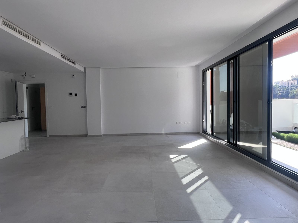 3 Bed Apartment for sale in La Quinta Costa Del Sol, Málaga, Spain
