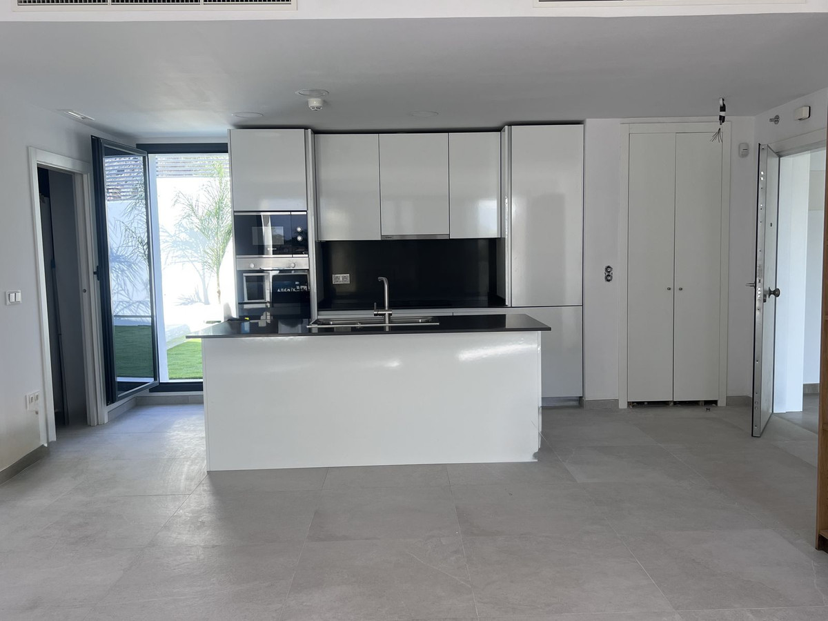 3 Bed Apartment for sale in La Quinta Costa Del Sol, Málaga, Spain