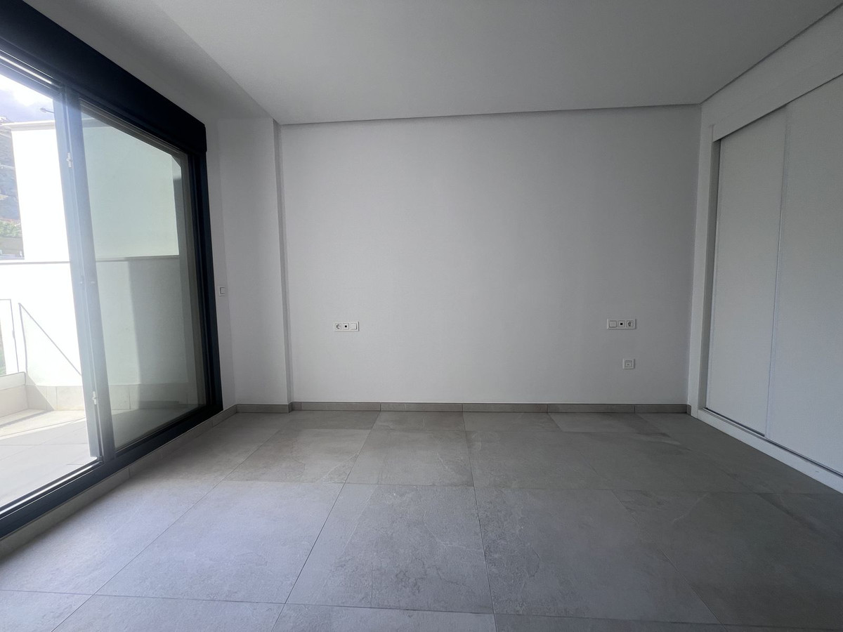 3 Bed Apartment for sale in La Quinta Costa Del Sol, Málaga, Spain