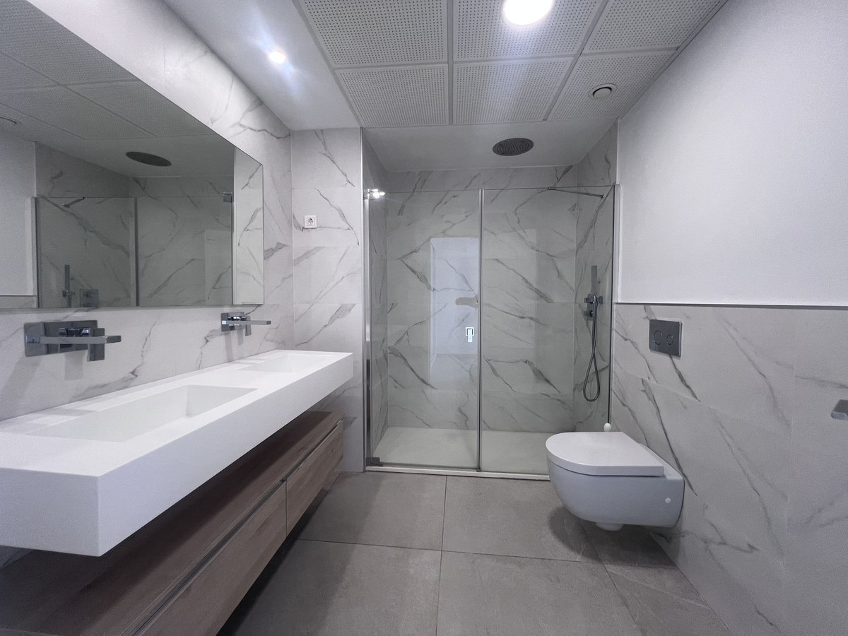 3 Bed Apartment for sale in La Quinta Costa Del Sol, Málaga, Spain
