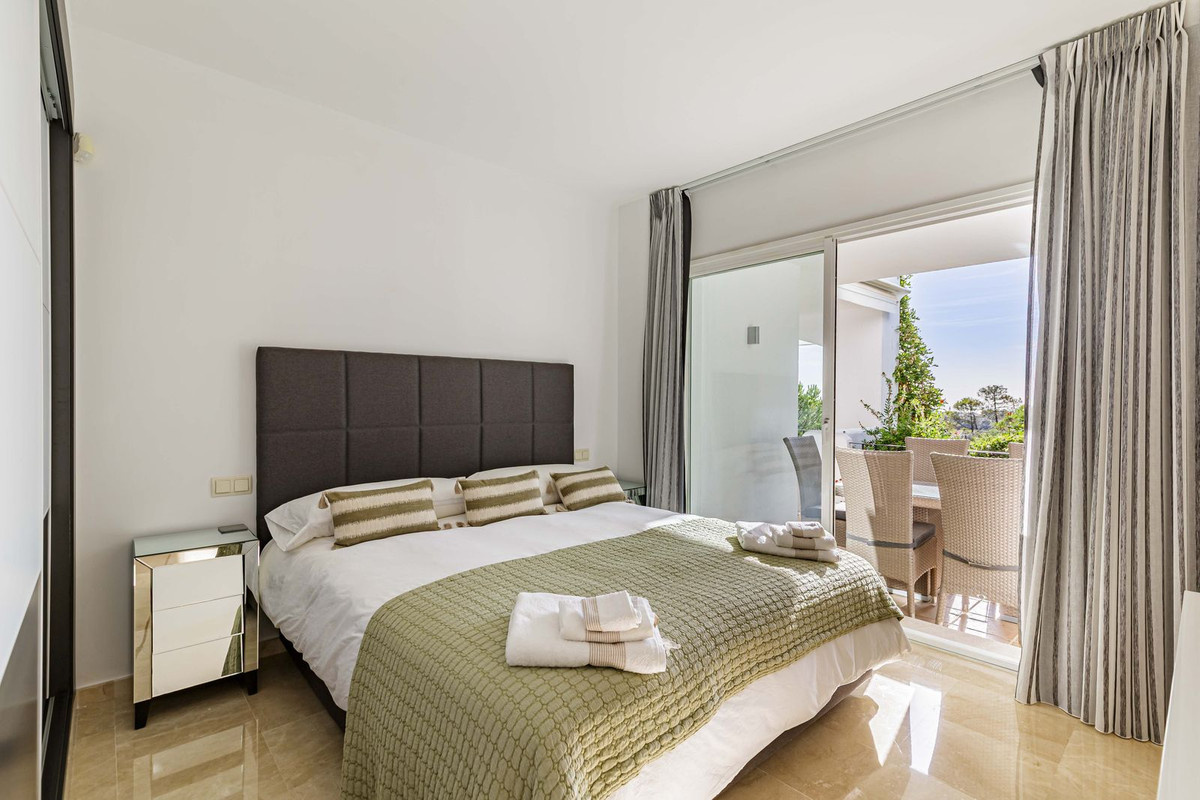 3 Bed Apartment for sale in La Quinta Costa Del Sol, Málaga, Spain