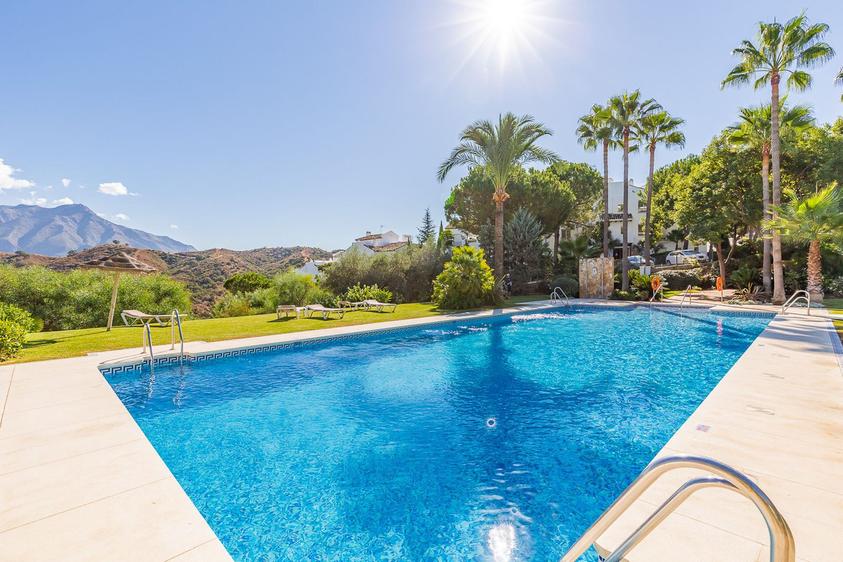 3 Bed Apartment for sale in La Quinta Costa Del Sol, Málaga, Spain