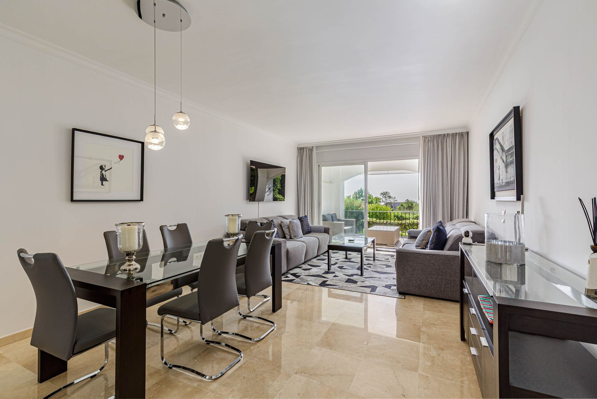 3 Bed Apartment for sale in La Quinta Costa Del Sol, Málaga, Spain