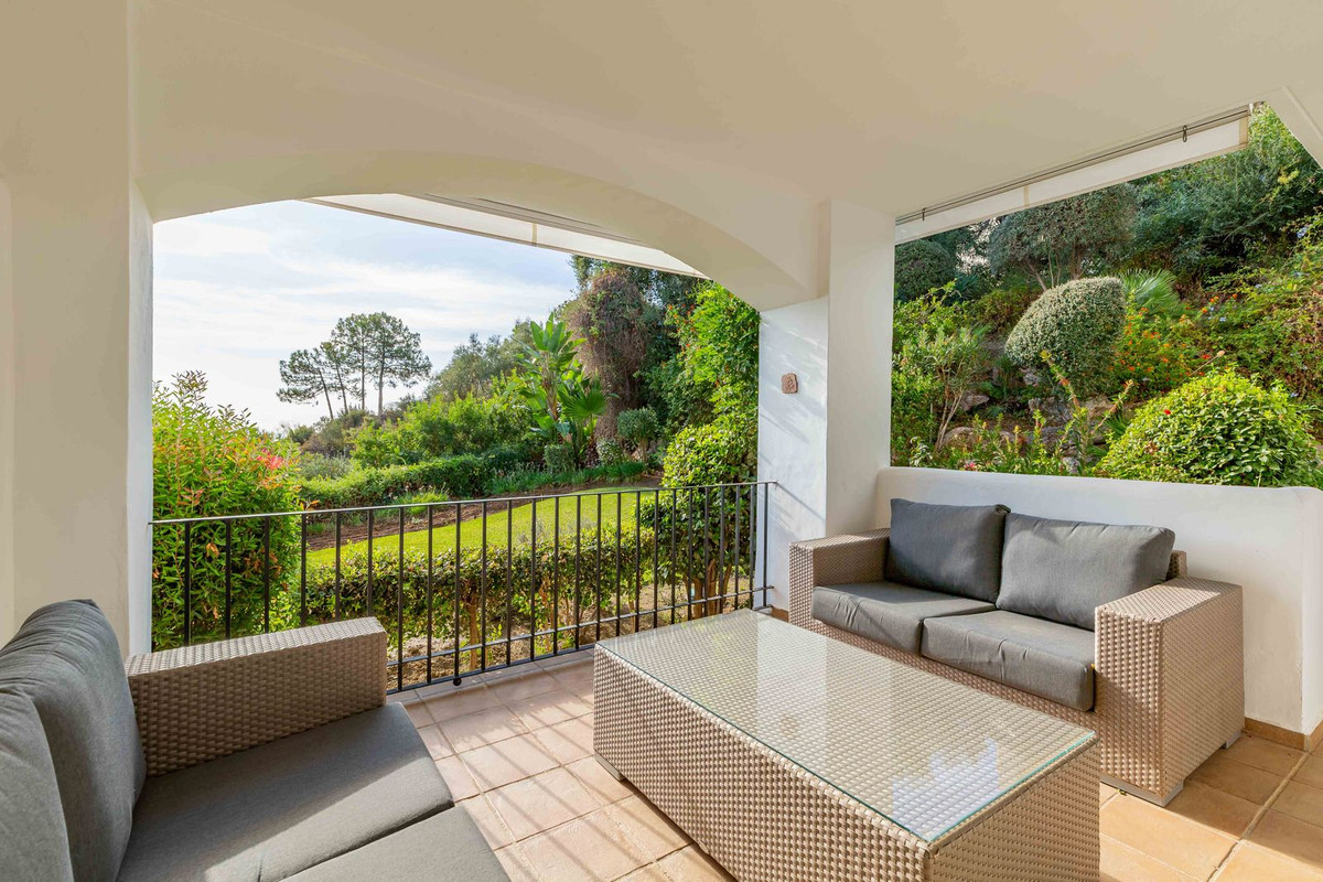 3 Bed Apartment for sale in La Quinta Costa Del Sol, Málaga, Spain