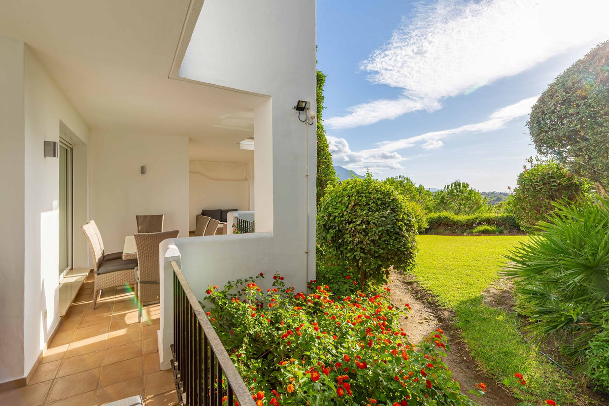 3 Bed Apartment for sale in La Quinta Costa Del Sol, Málaga, Spain