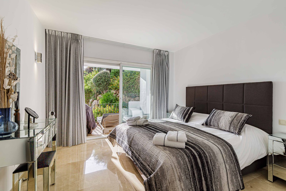 3 Bed Apartment for sale in La Quinta Costa Del Sol, Málaga, Spain