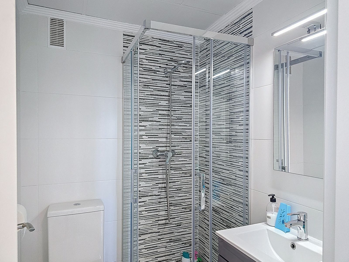 2 Bed Apartment for sale in Torre Del Mar Costa Del Sol East, Málaga, Spain