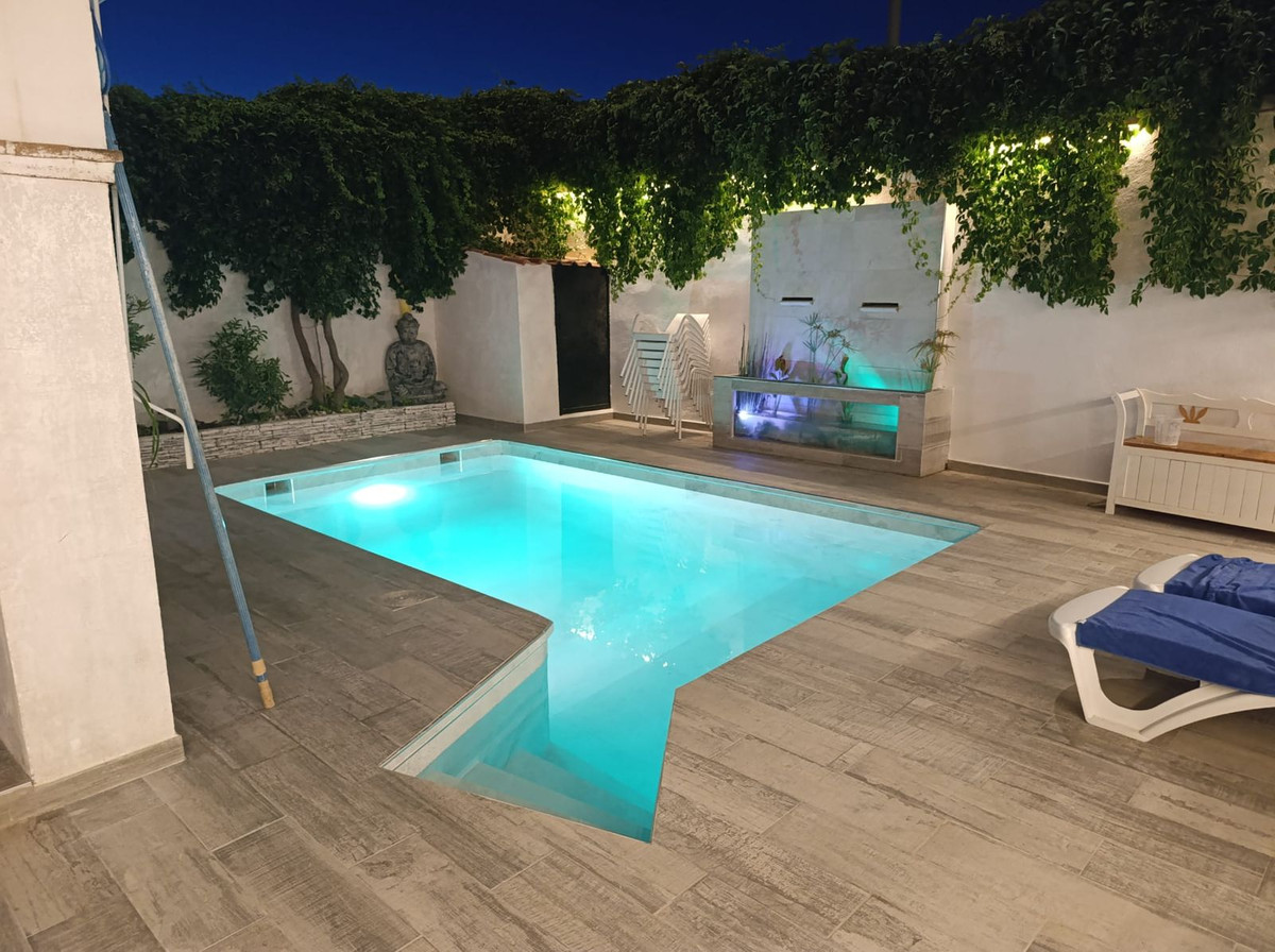 4 Bed Townhouse for sale in Estepona Costa Del Sol, Málaga, Spain
