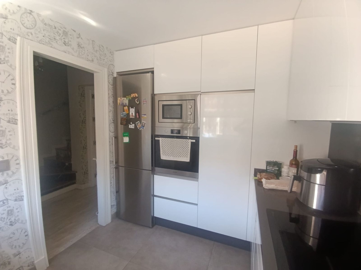 4 Bed Townhouse for sale in Estepona Costa Del Sol, Málaga, Spain