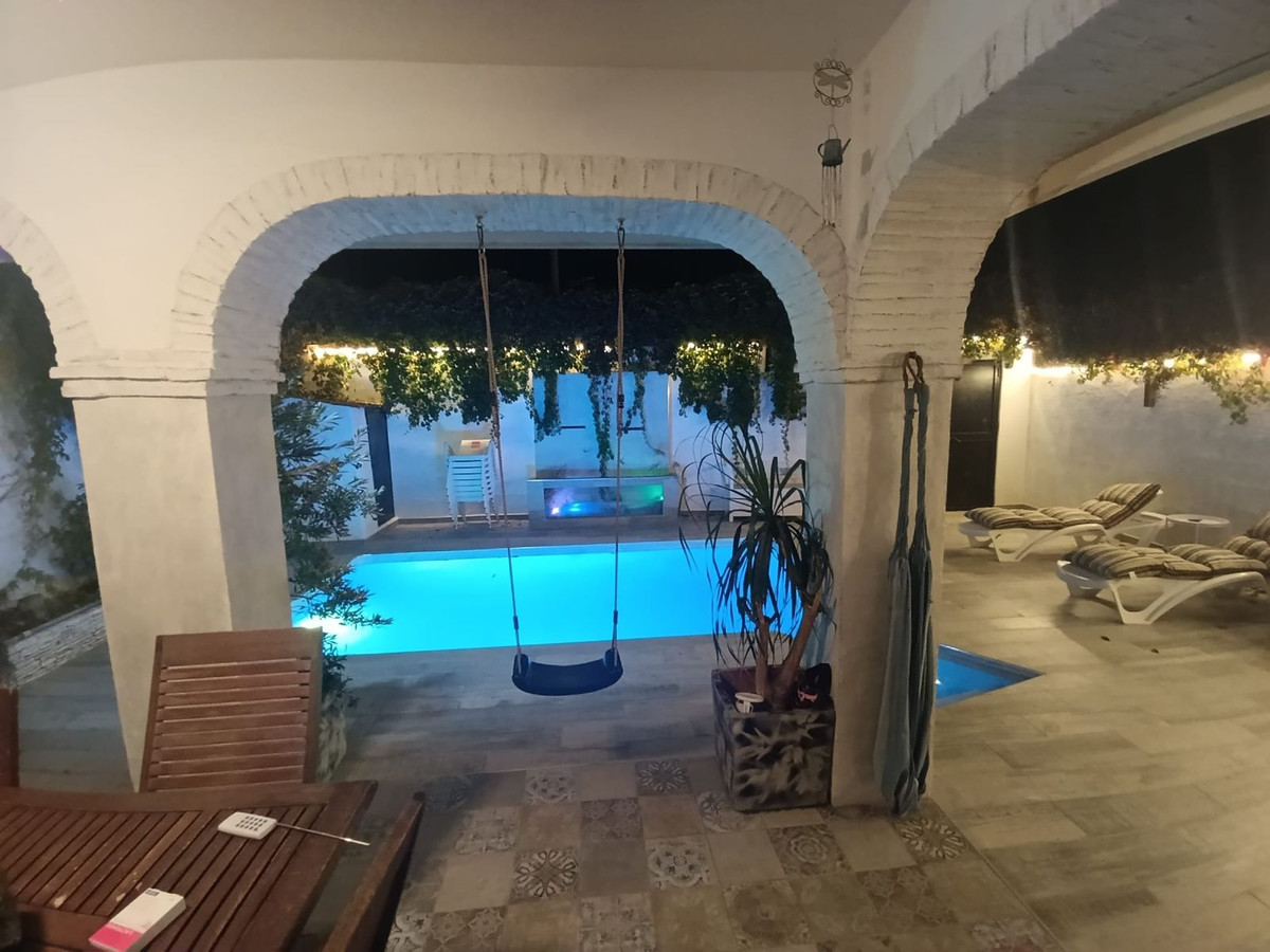 4 Bed Townhouse for sale in Estepona Costa Del Sol, Málaga, Spain