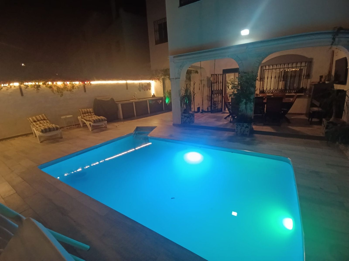 4 Bed Townhouse for sale in Estepona Costa Del Sol, Málaga, Spain