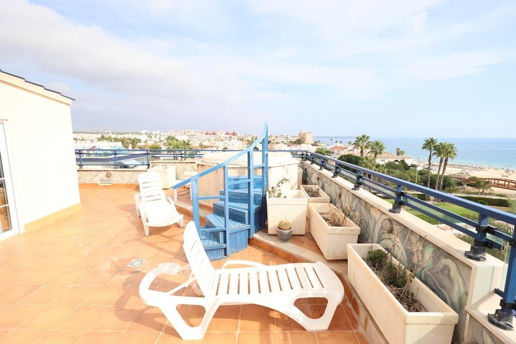 Se vende Ático de 3 dormitorios en Costa Blanca, Alicante, España