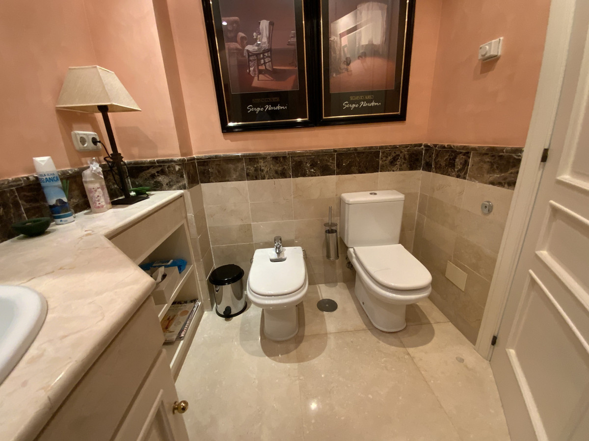 Se vende Apartamento Planta Media de 3 dormitorios en Costa Del Sol, Málaga, España