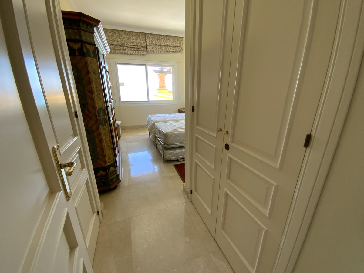 Se vende Apartamento Planta Media de 3 dormitorios en Costa Del Sol, Málaga, España