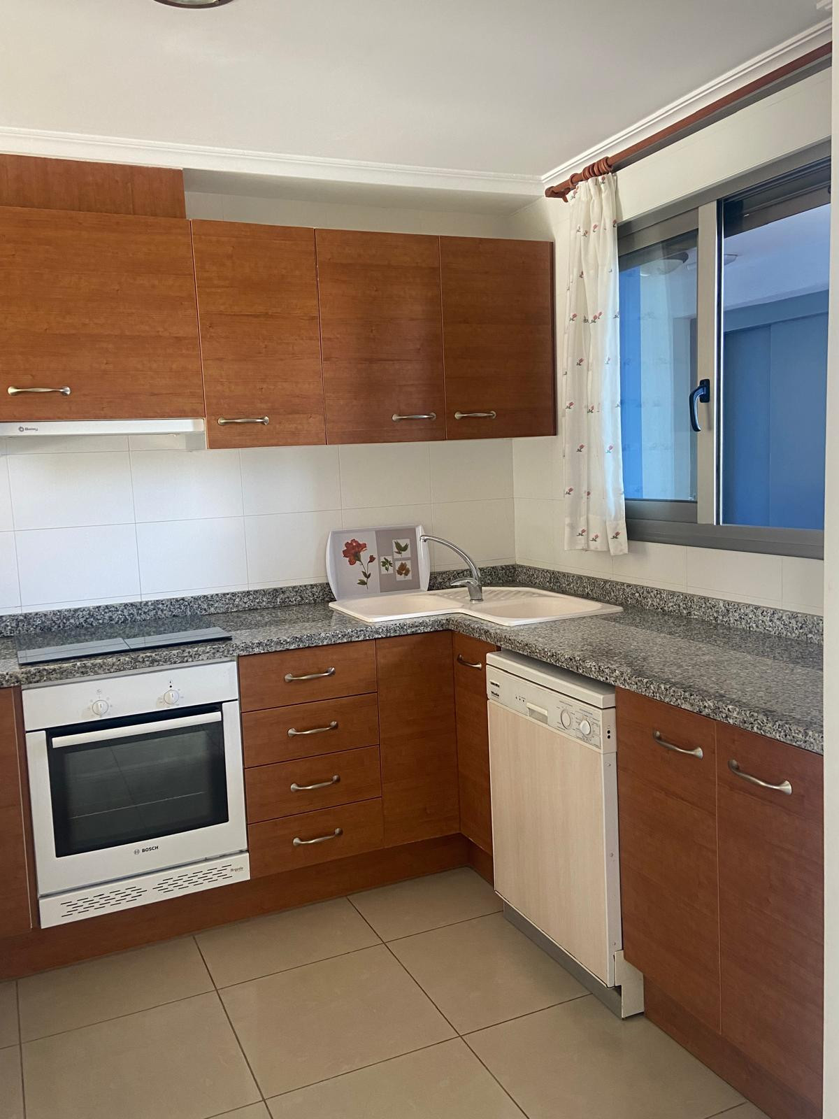 Se vende Apartamento Planta Media de 2 dormitorios en Costa Blanca, Alicante, España