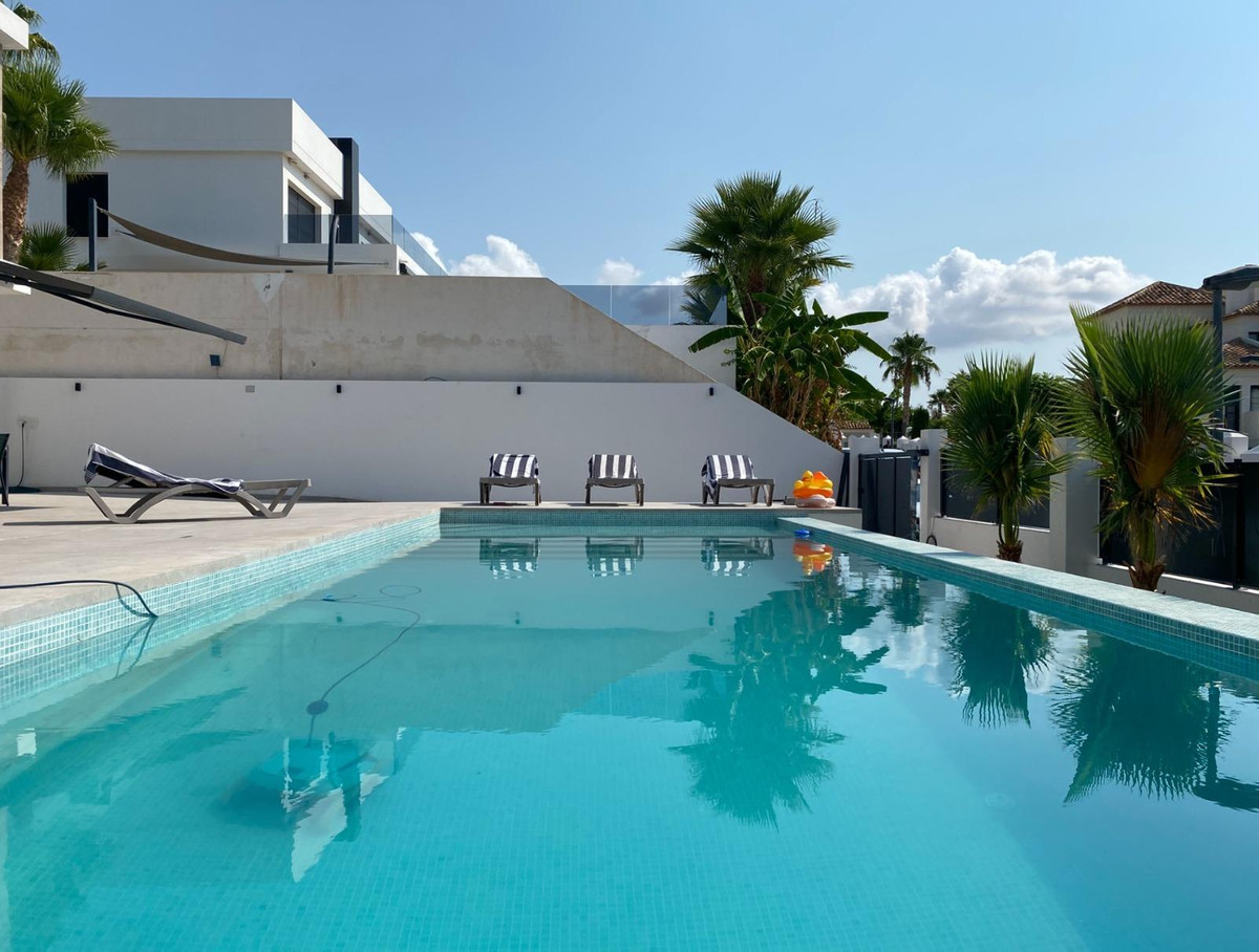 6 Bed Townhouse for sale in Finestrat Costa Blanca, Alicante, Spain