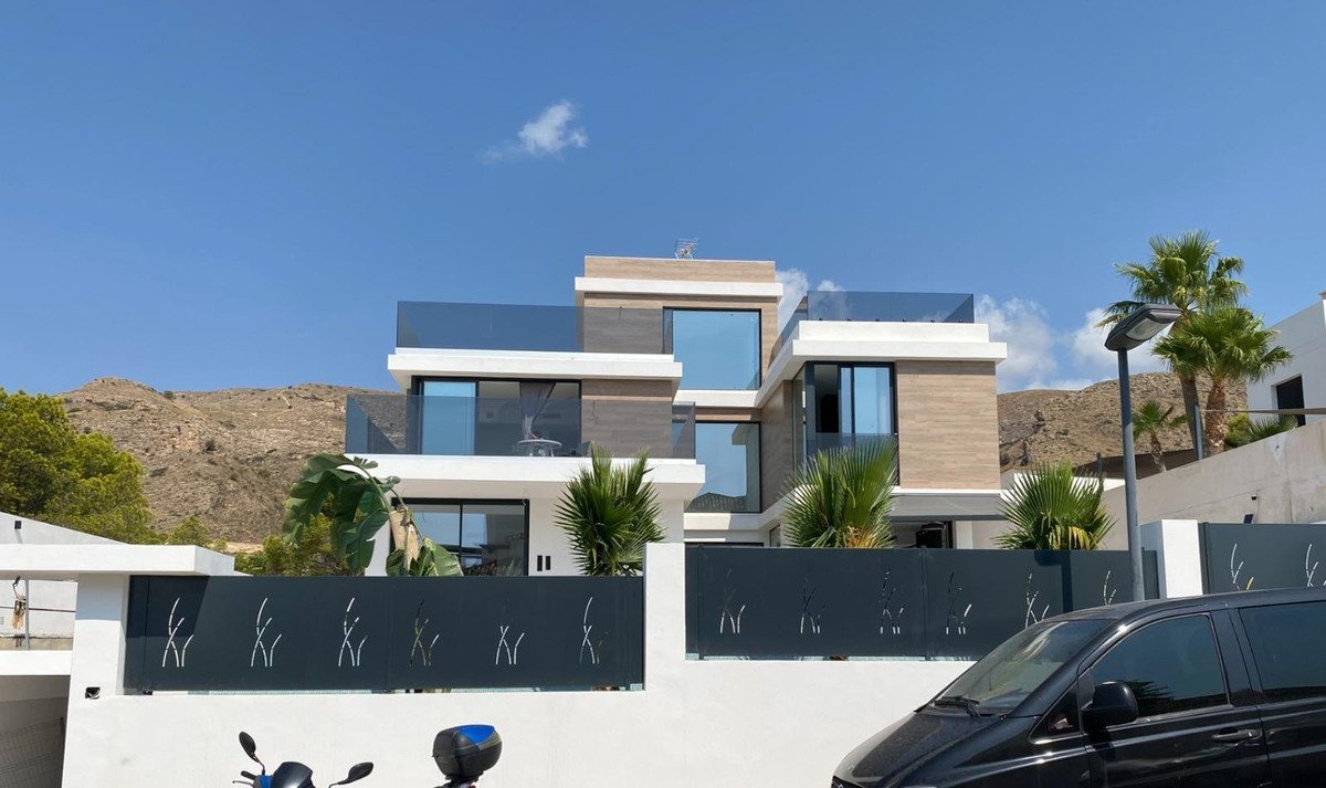 6 Bed Townhouse for sale in Finestrat Costa Blanca, Alicante, Spain