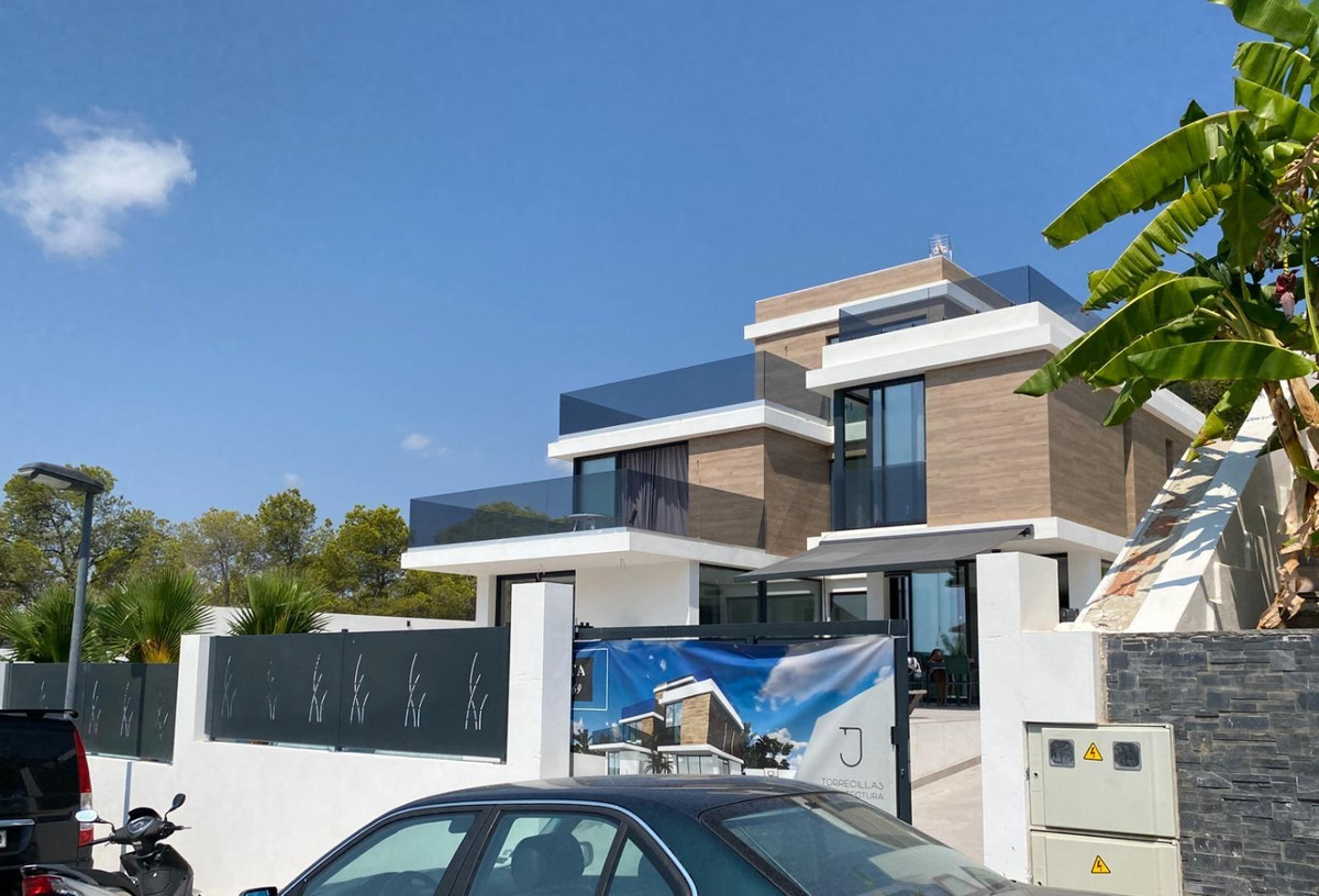 6 Bed Townhouse for sale in Finestrat Costa Blanca, Alicante, Spain