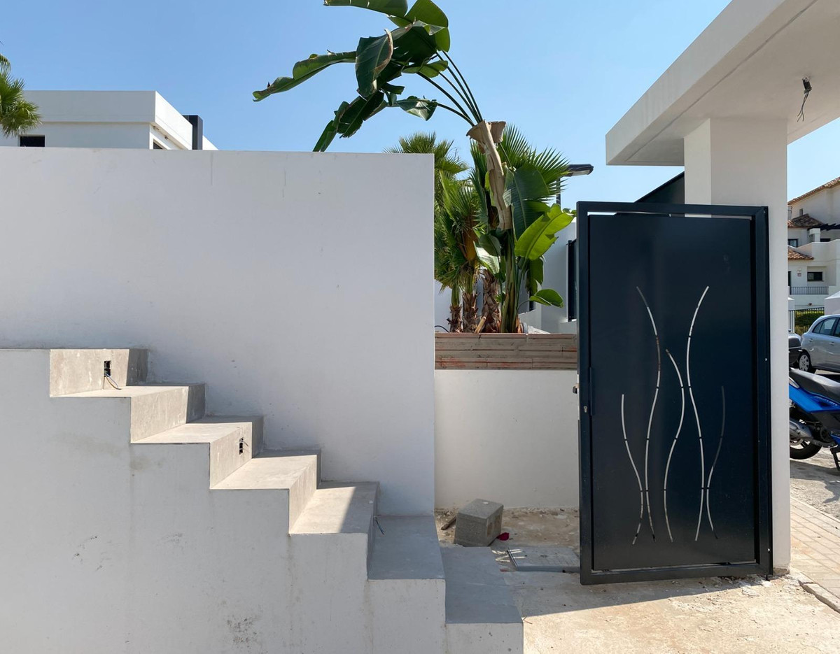 6 Bed Townhouse for sale in Finestrat Costa Blanca, Alicante, Spain
