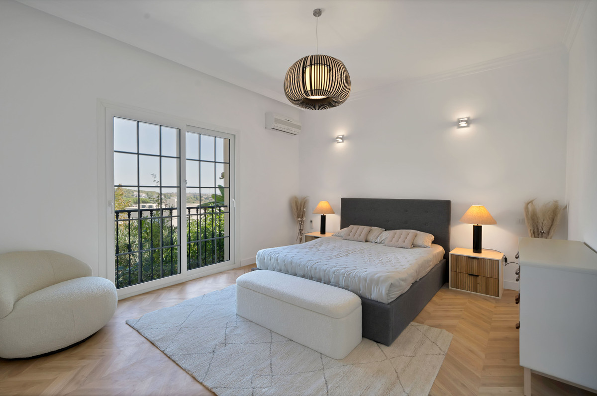 5 Bed Townhouse for sale in Marbella Costa Del Sol, Málaga, Spain