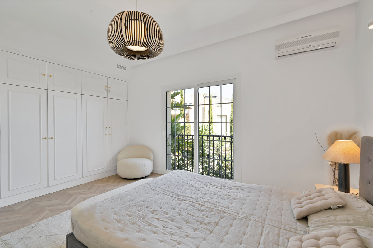 5 Bed Townhouse for sale in Marbella Costa Del Sol, Málaga, Spain