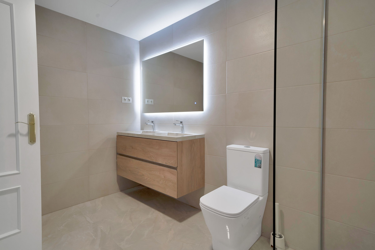 5 Bed Townhouse for sale in Marbella Costa Del Sol, Málaga, Spain