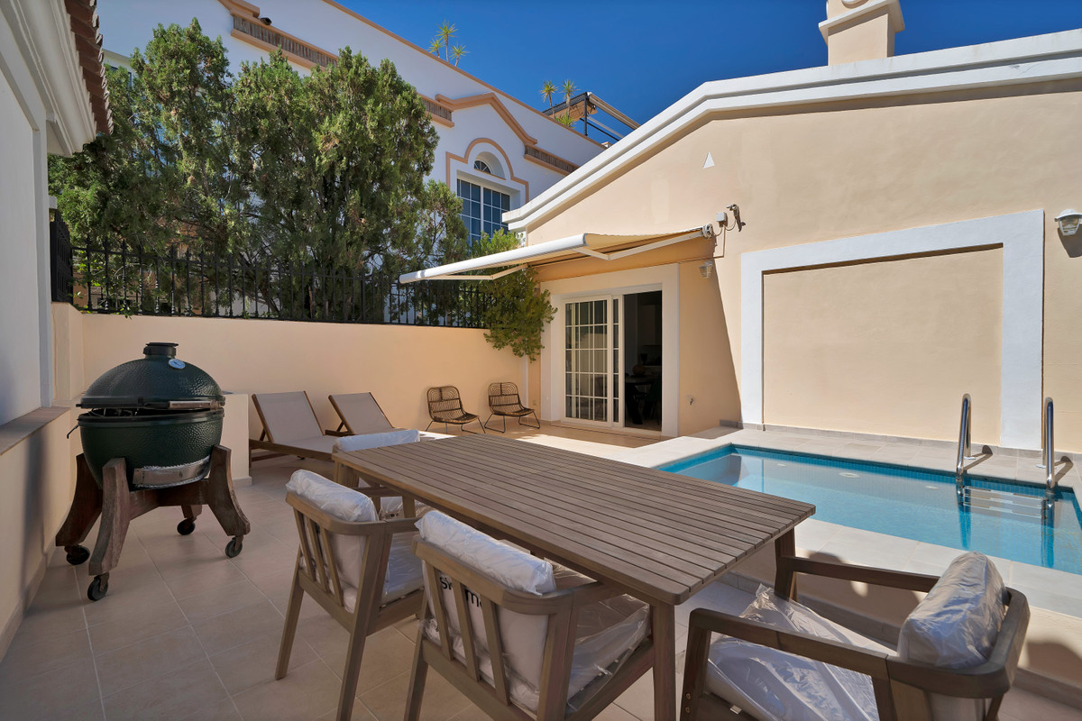 5 Bed Townhouse for sale in Marbella Costa Del Sol, Málaga, Spain