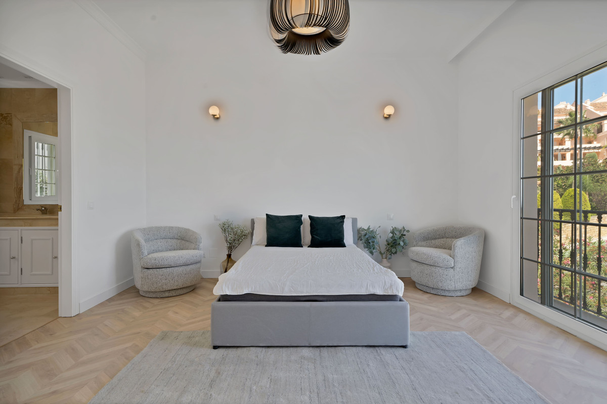 5 Bed Townhouse for sale in Marbella Costa Del Sol, Málaga, Spain