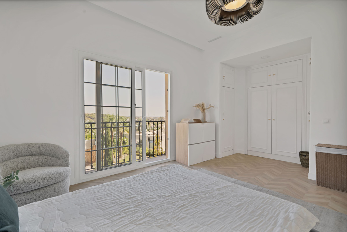 5 Bed Townhouse for sale in Marbella Costa Del Sol, Málaga, Spain