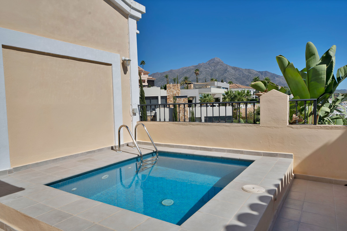 5 Bed Townhouse for sale in Marbella Costa Del Sol, Málaga, Spain