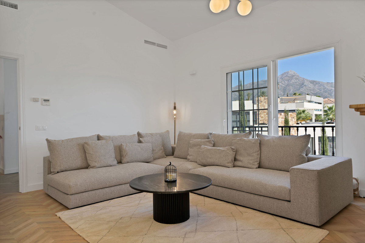 5 Bed Townhouse for sale in Marbella Costa Del Sol, Málaga, Spain