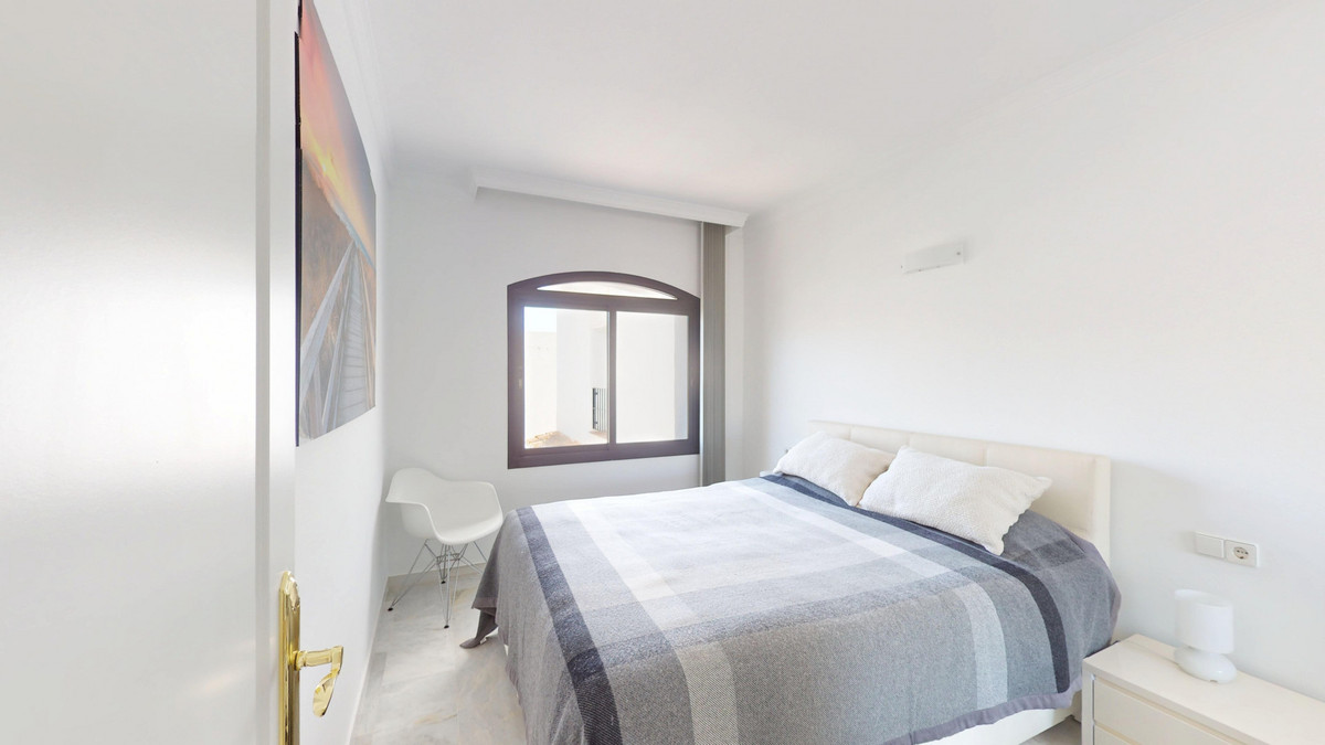 Se vende Apartamento Planta Media de 2 dormitorios en Costa Del Sol, Málaga, España