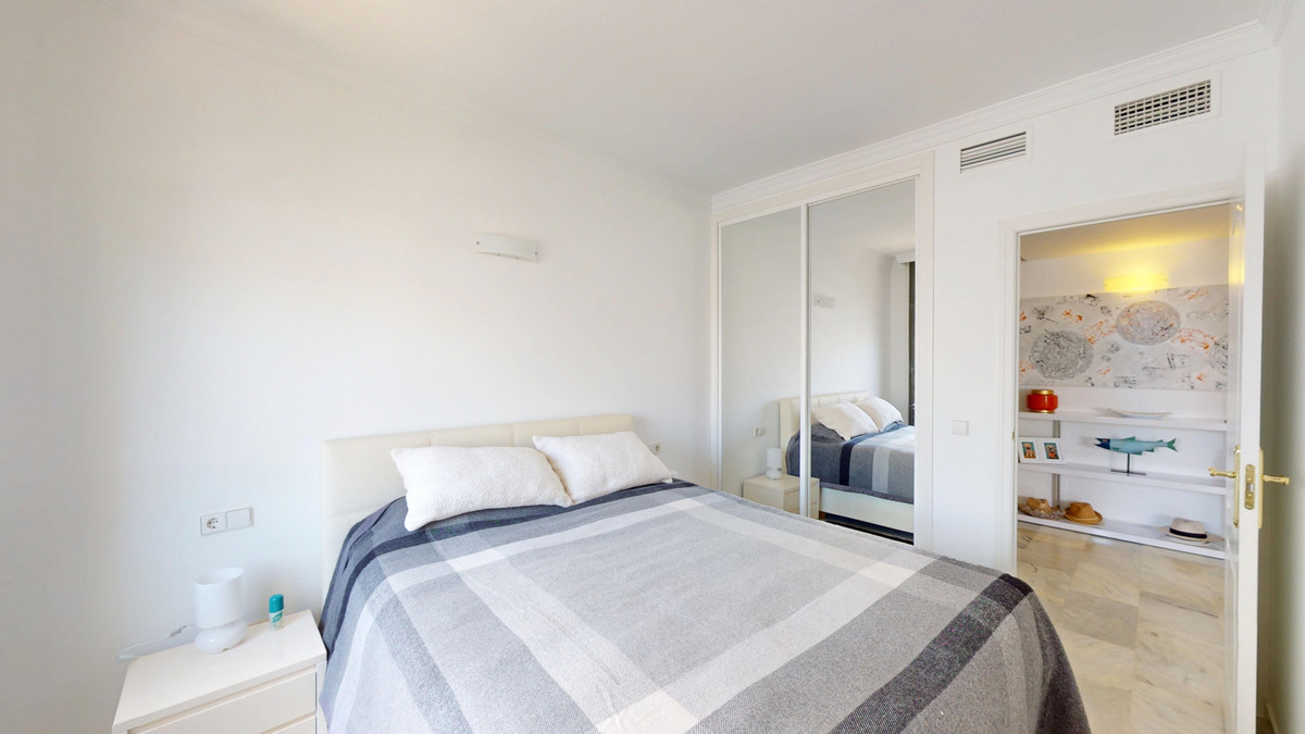 Se vende Apartamento Planta Media de 2 dormitorios en Costa Del Sol, Málaga, España
