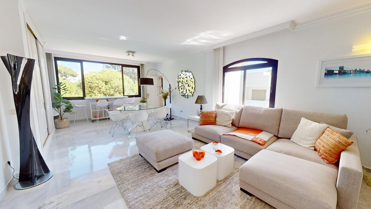 Se vende Apartamento Planta Media de 2 dormitorios en Costa Del Sol, Málaga, España