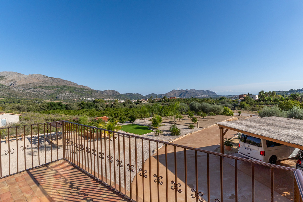 4 Bed Townhouse for sale in Orba Costa Blanca, Alicante, Spain