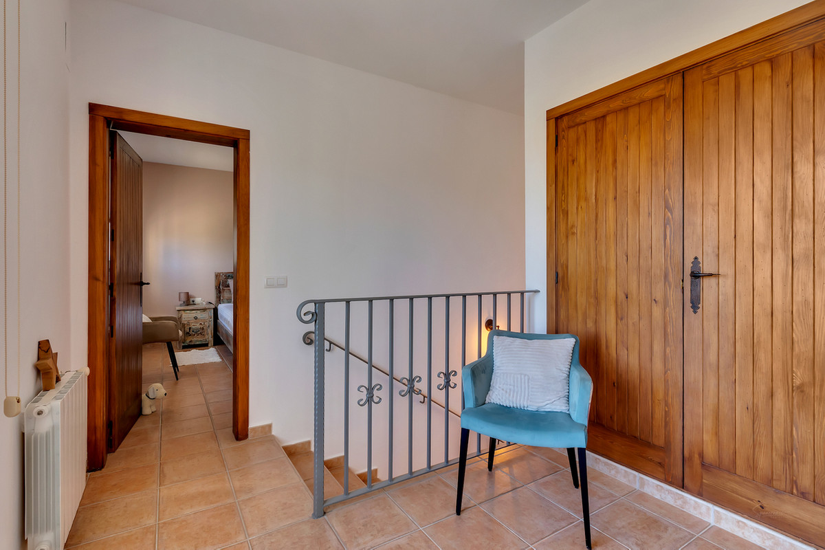 4 Bed Townhouse for sale in Orba Costa Blanca, Alicante, Spain