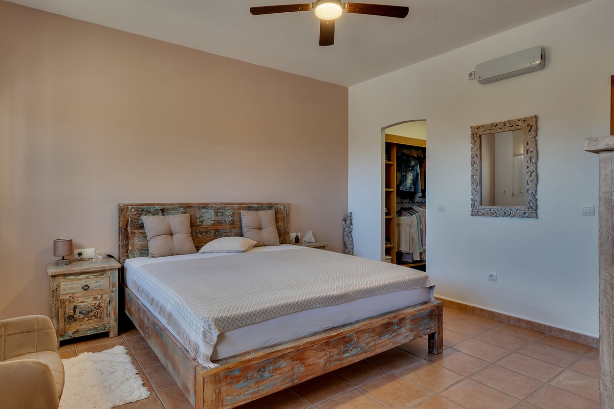 4 Bed Townhouse for sale in Orba Costa Blanca, Alicante, Spain