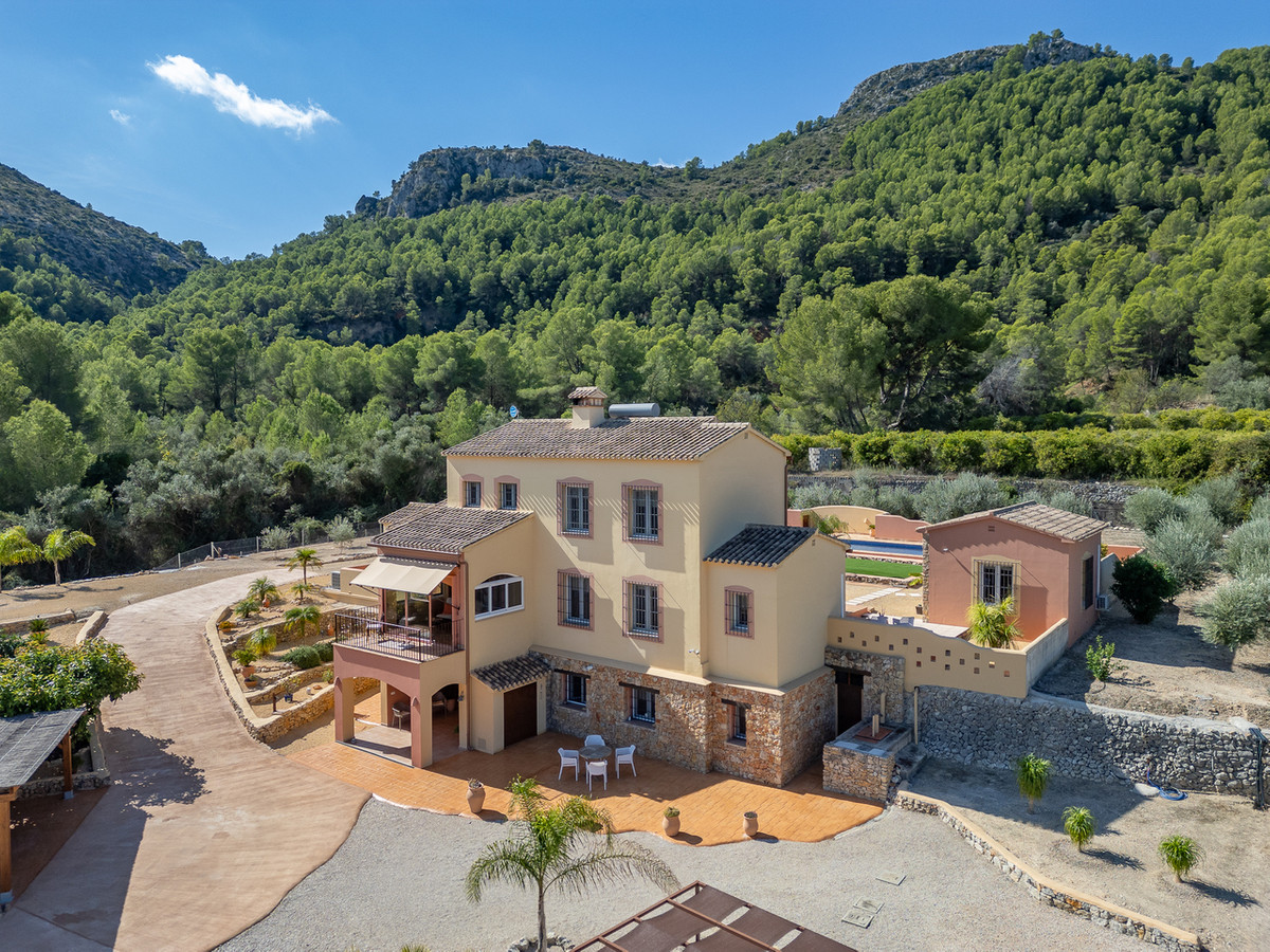 4 Bed Townhouse for sale in Orba Costa Blanca, Alicante, Spain