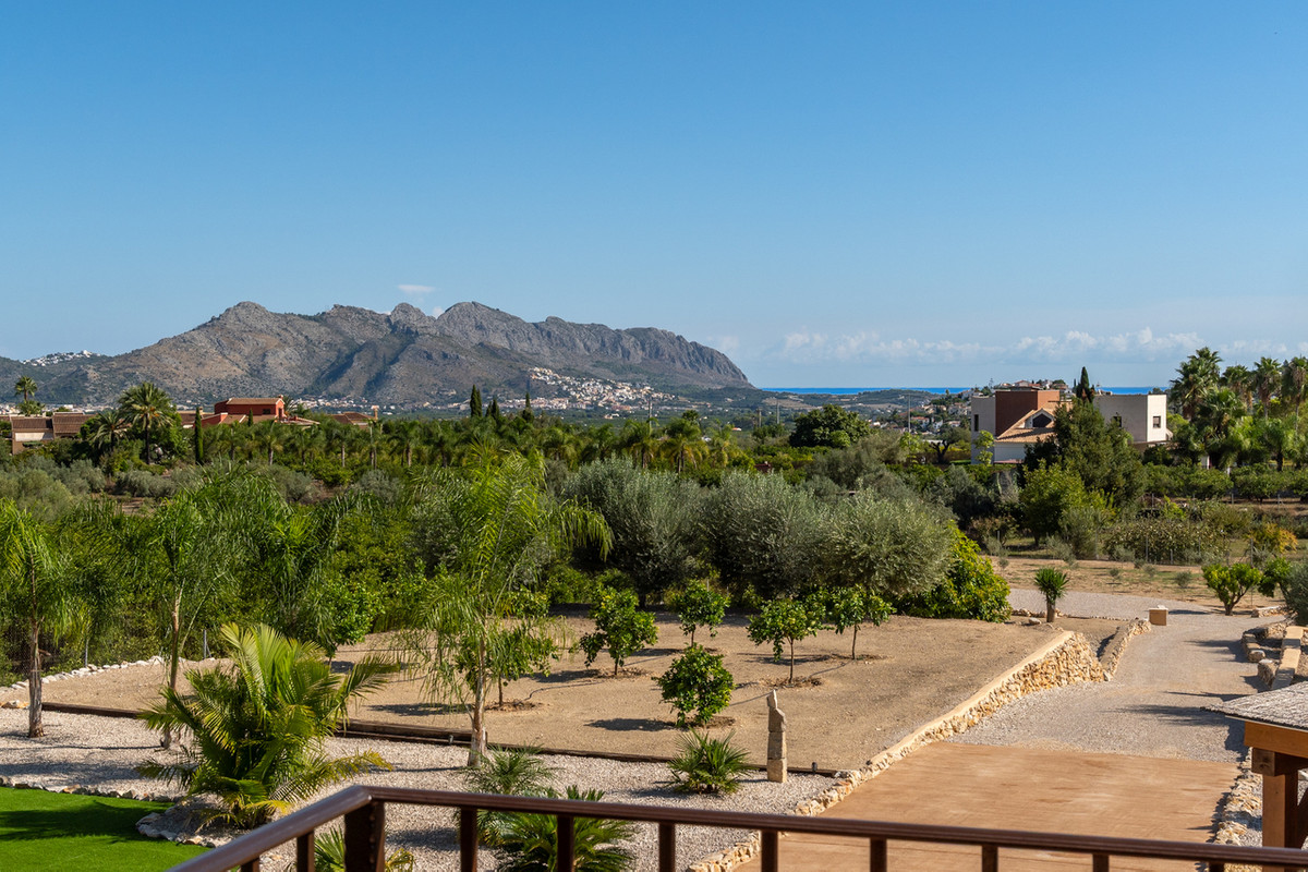4 Bed Townhouse for sale in Orba Costa Blanca, Alicante, Spain