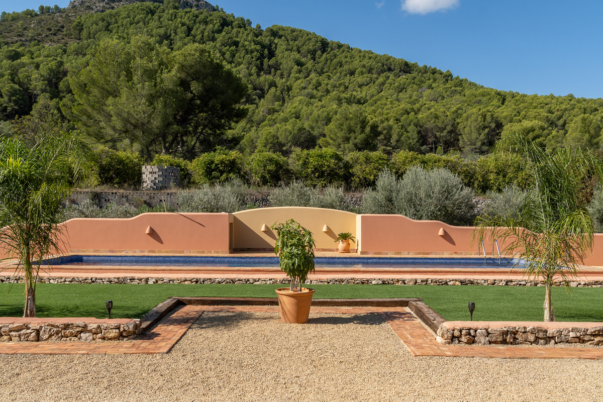 4 Bed Townhouse for sale in Orba Costa Blanca, Alicante, Spain
