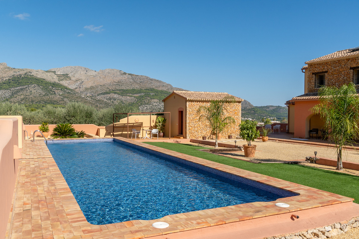 4 Bed Townhouse for sale in Orba Costa Blanca, Alicante, Spain