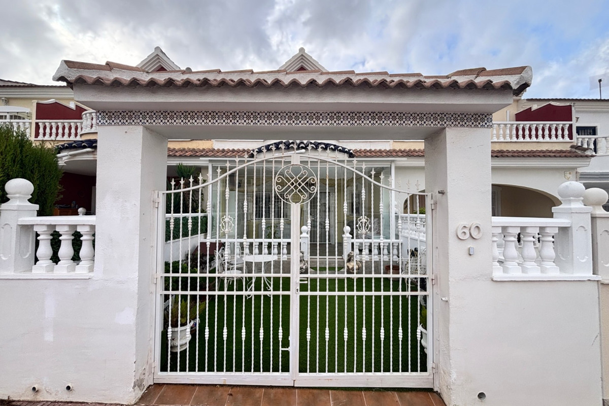 2 Bed Townhouse for sale in Benijofar Costa Blanca, Alicante, Spain