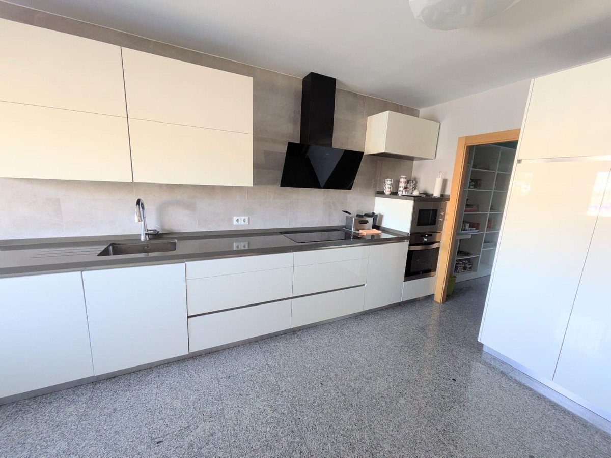 5 Bed Townhouse for sale in Málaga Costa Del Sol, Málaga, Spain