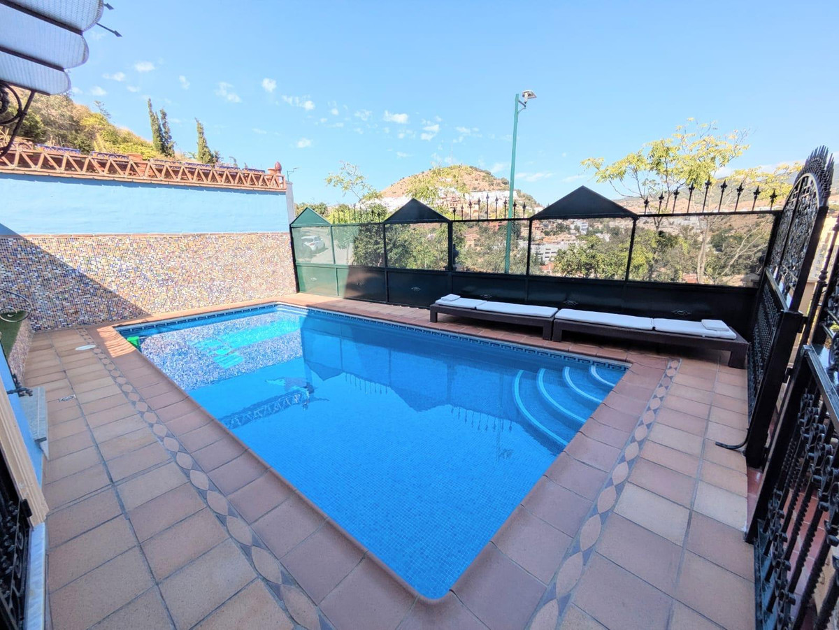 5 Bed Townhouse for sale in Málaga Costa Del Sol, Málaga, Spain