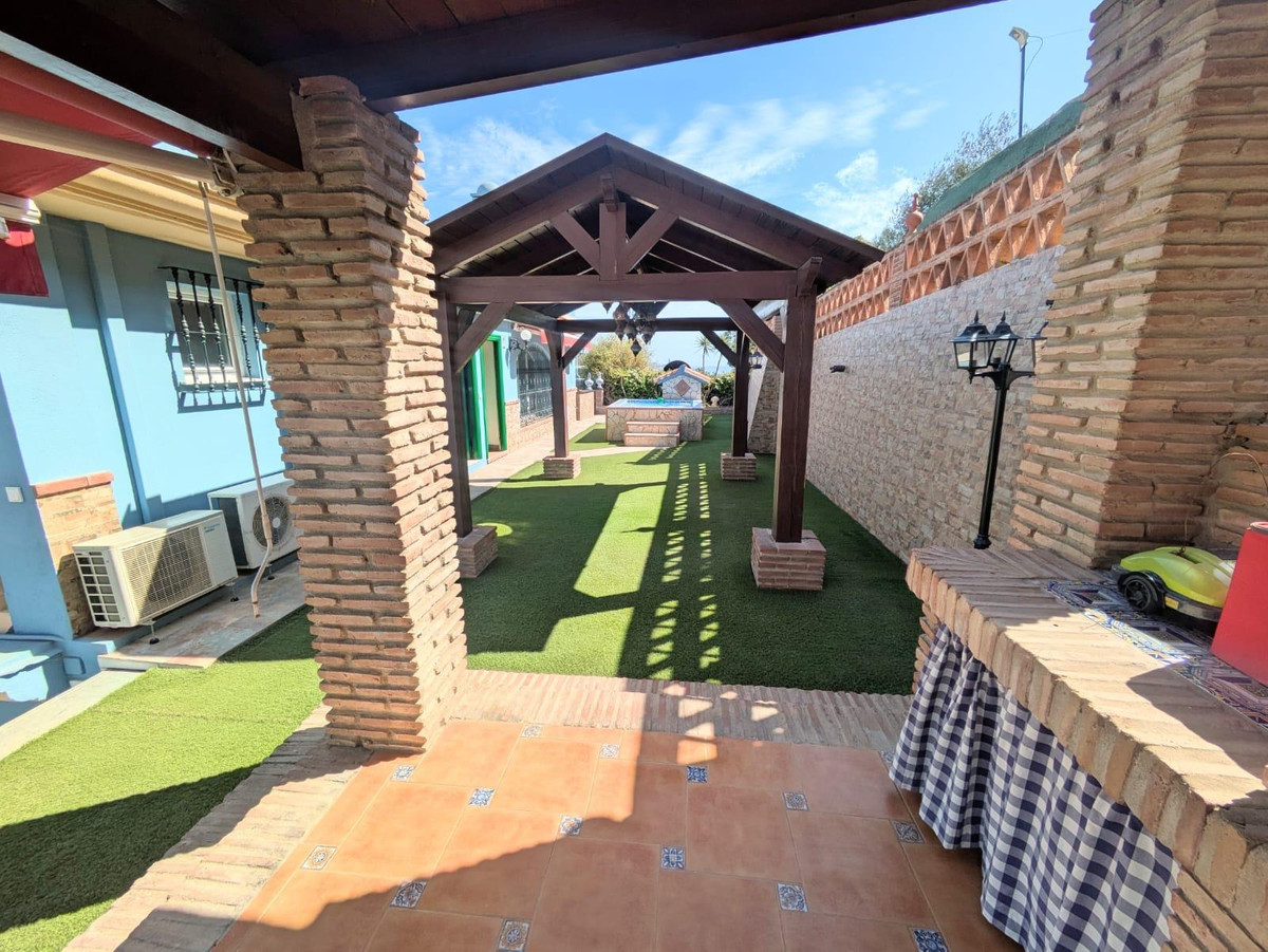 5 Bed Townhouse for sale in Málaga Costa Del Sol, Málaga, Spain